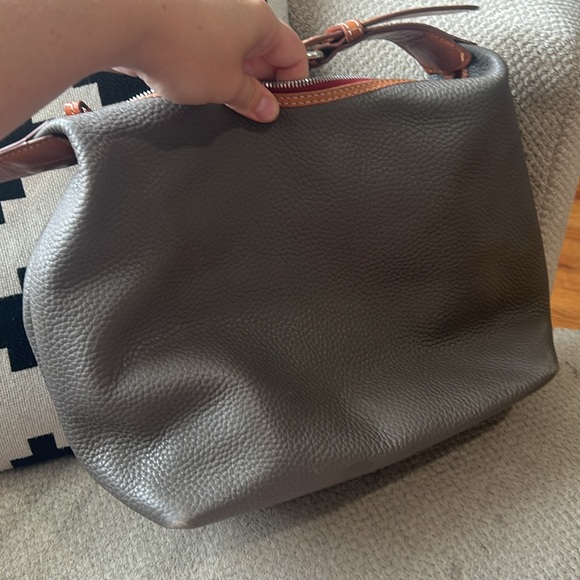 🦆Dooney & Bourke Soft Pebbled Leather Shoulder Tassel Bag - Picture 6 of 12